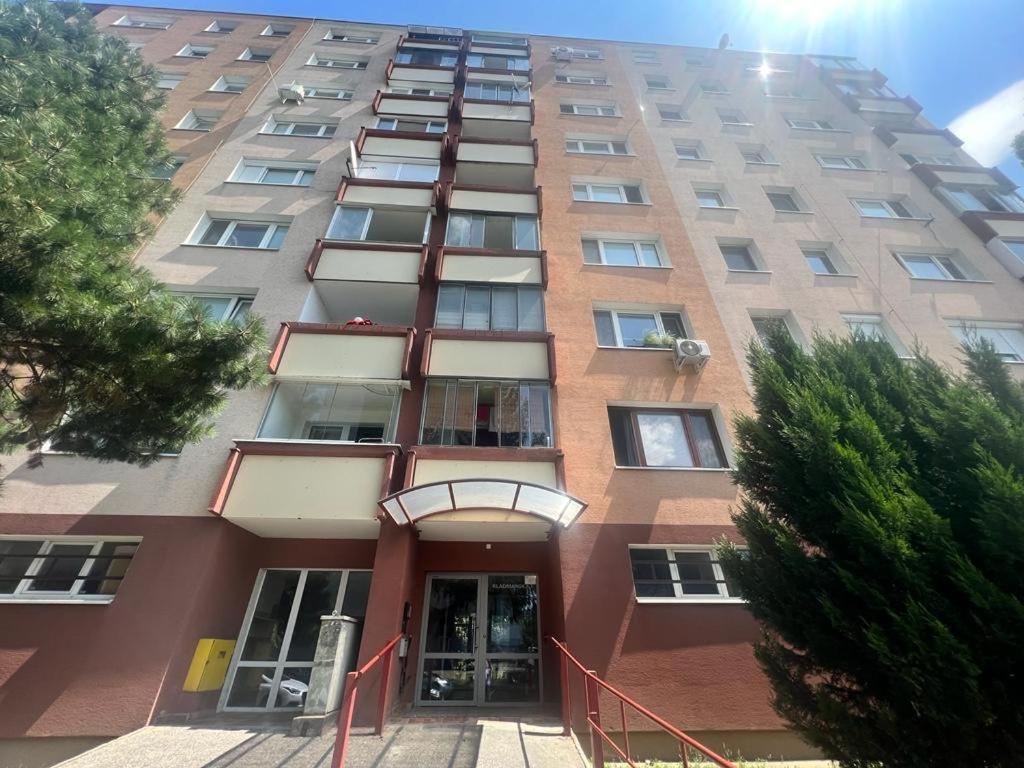 Apartamento Apartman Solid, Bratislava Exterior foto